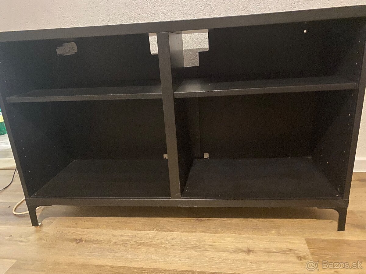 TV- skrinka