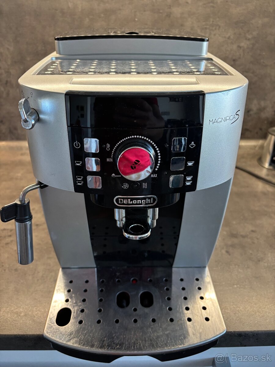 Predám plnoautomatický kávovar Delonghi