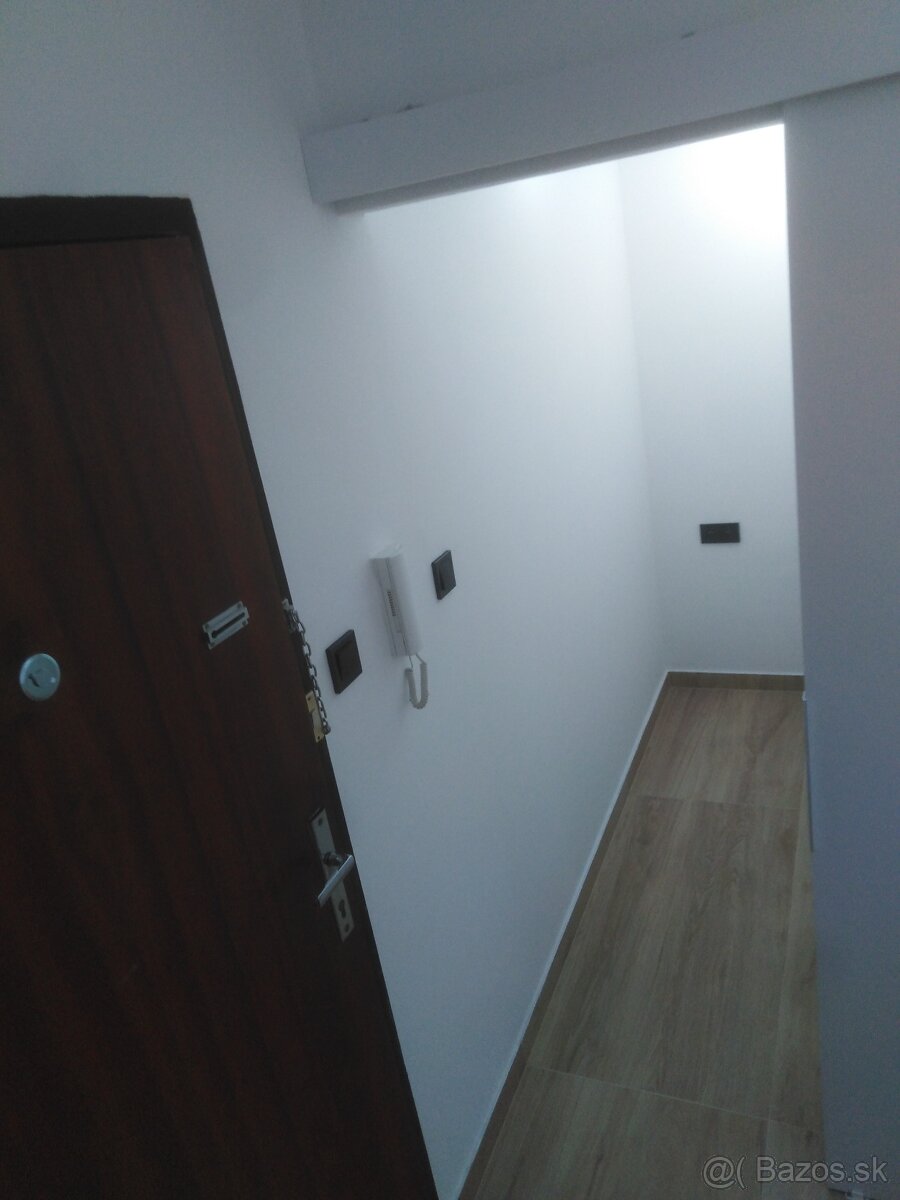 1,5 izb. byt (40,51 m2+balkón) - kvalitná rekonštrukcia