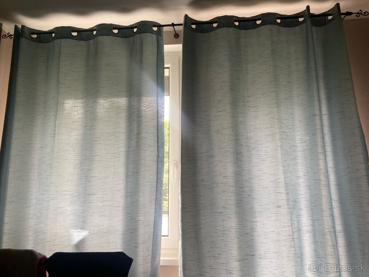 Kovová garniž so zatemňovacím závesom