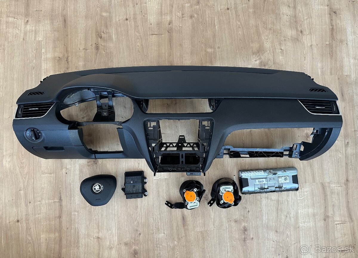 Škoda Octavia 3 palubná doska airbagová sada