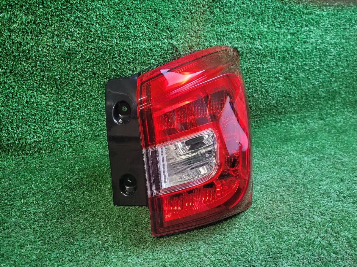 SUZUKI SX4 S-Cross II pravé zadné LED svetlo