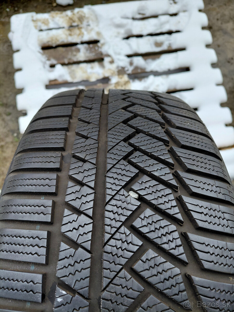 1ks zimna Continental 235/45R18