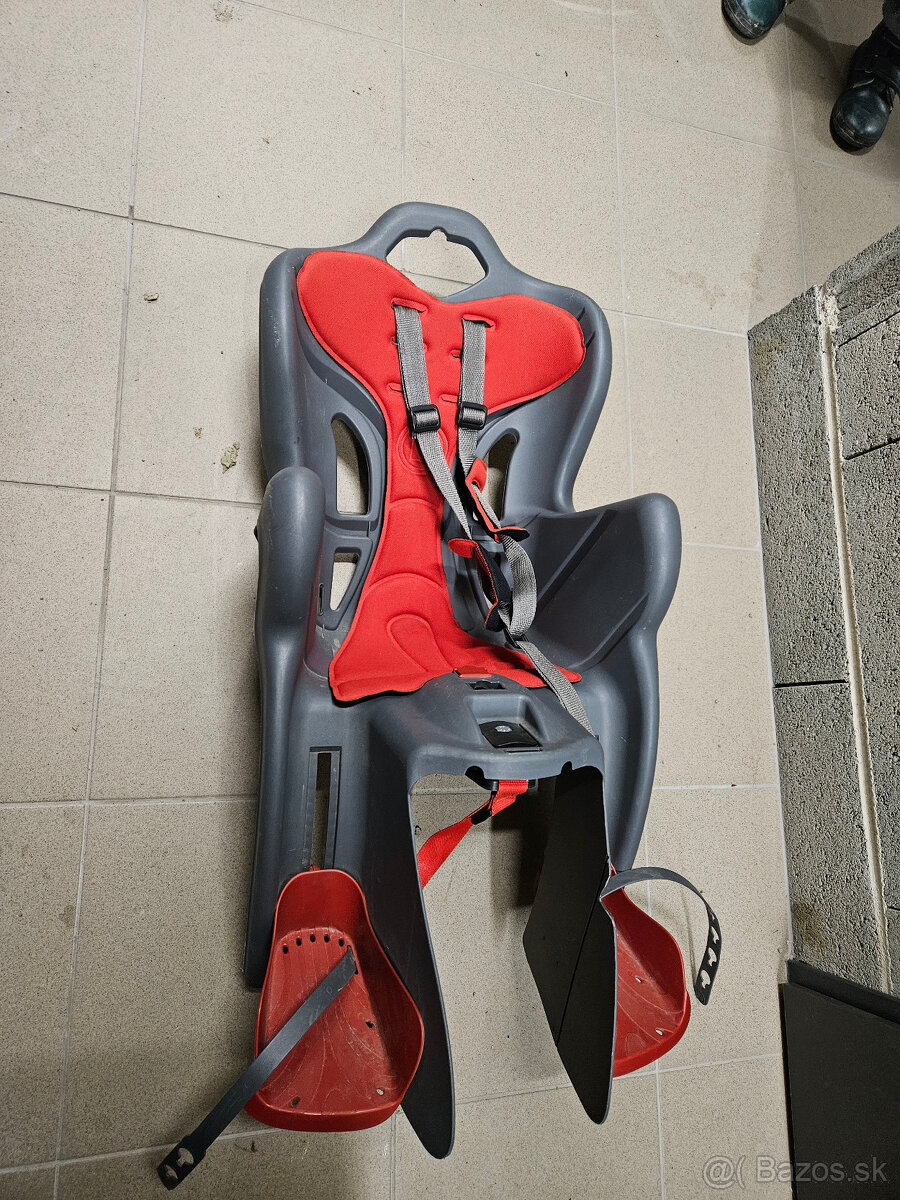 Cyklosedačka na nosič