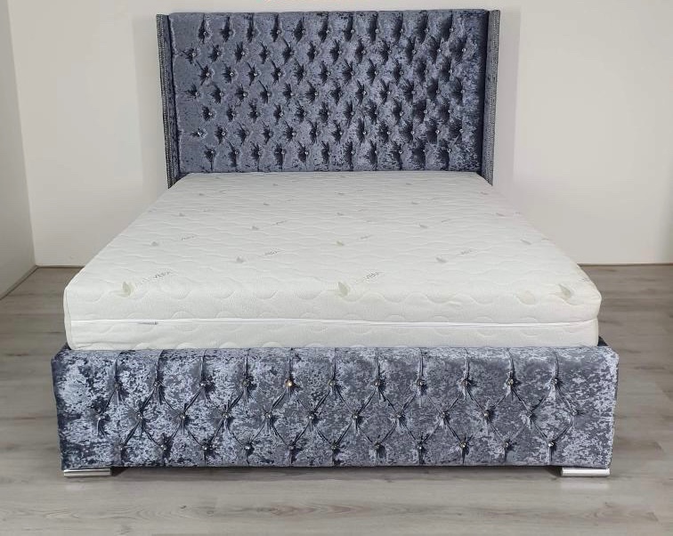 Luxusná čalúnená posteľ