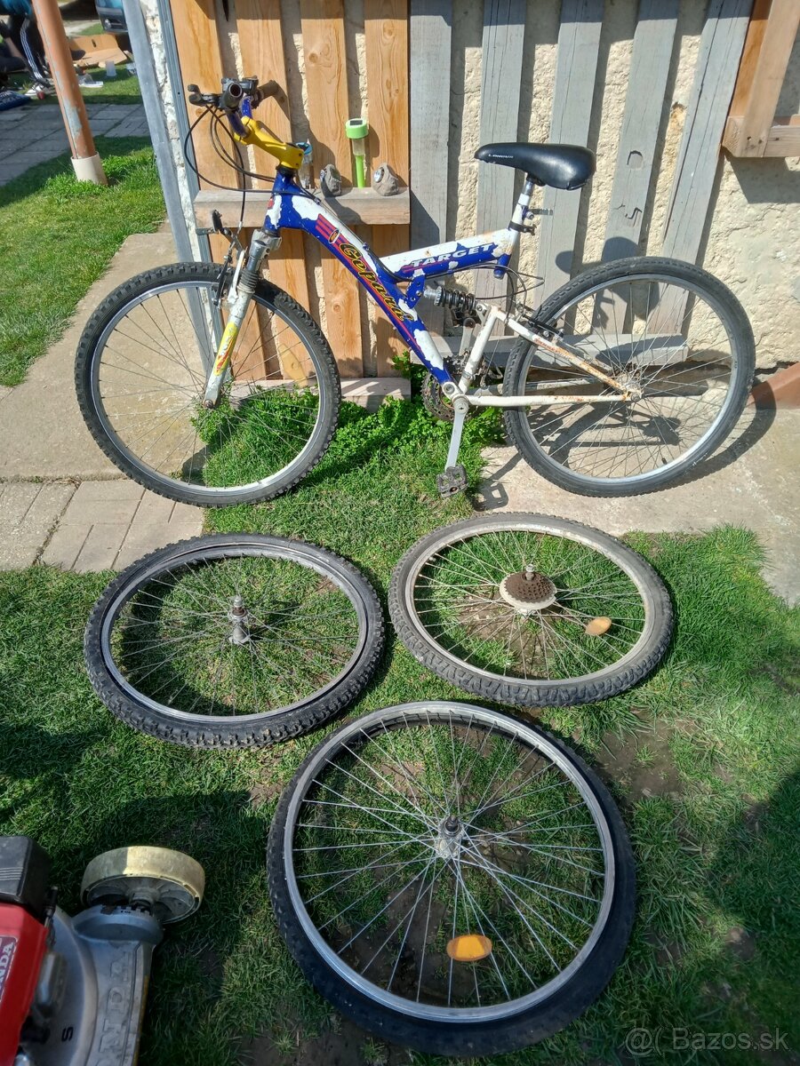 Bicykel na náhradné diely a 3 náhradné kolesá