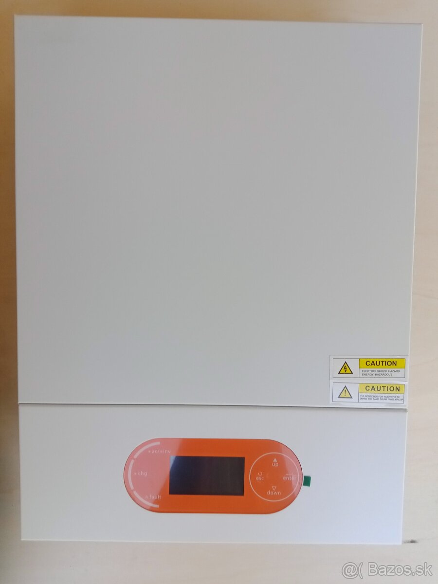 Hybridny solarny menič 6,2kW+ mppt regulátor 120A