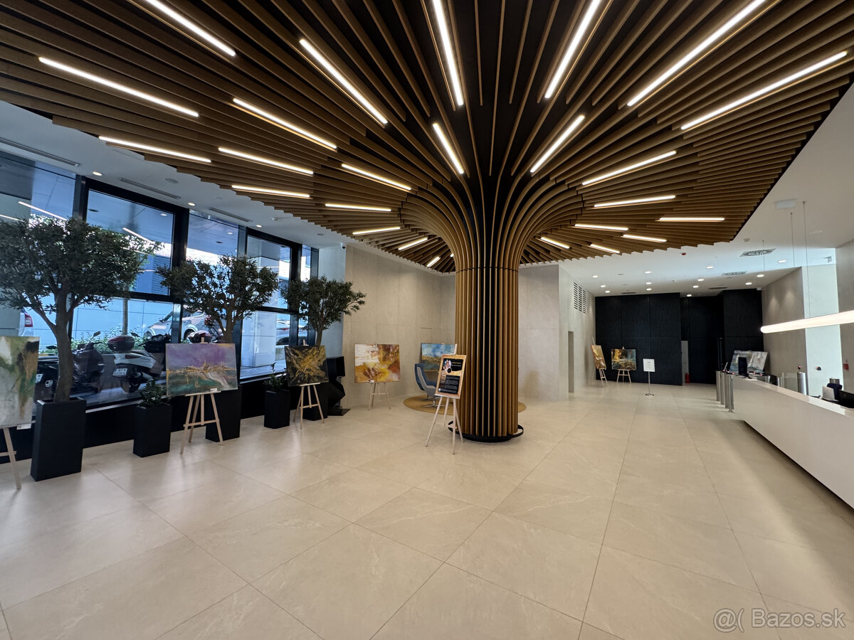 Prenájom samostatného kancelárskeho traktu 867 m² pri nábrež