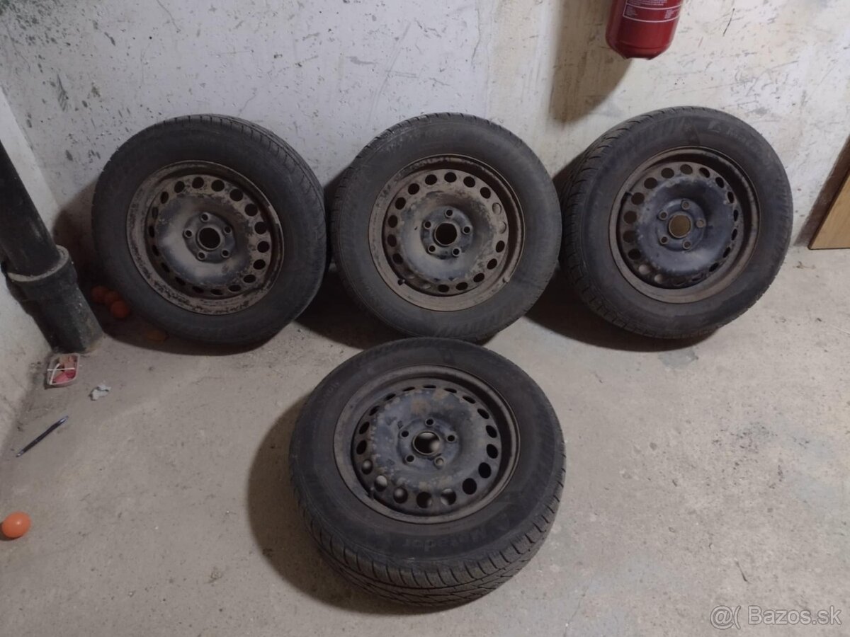 Predám Zimnú Sadu Na plechové disky 5x112 R15
