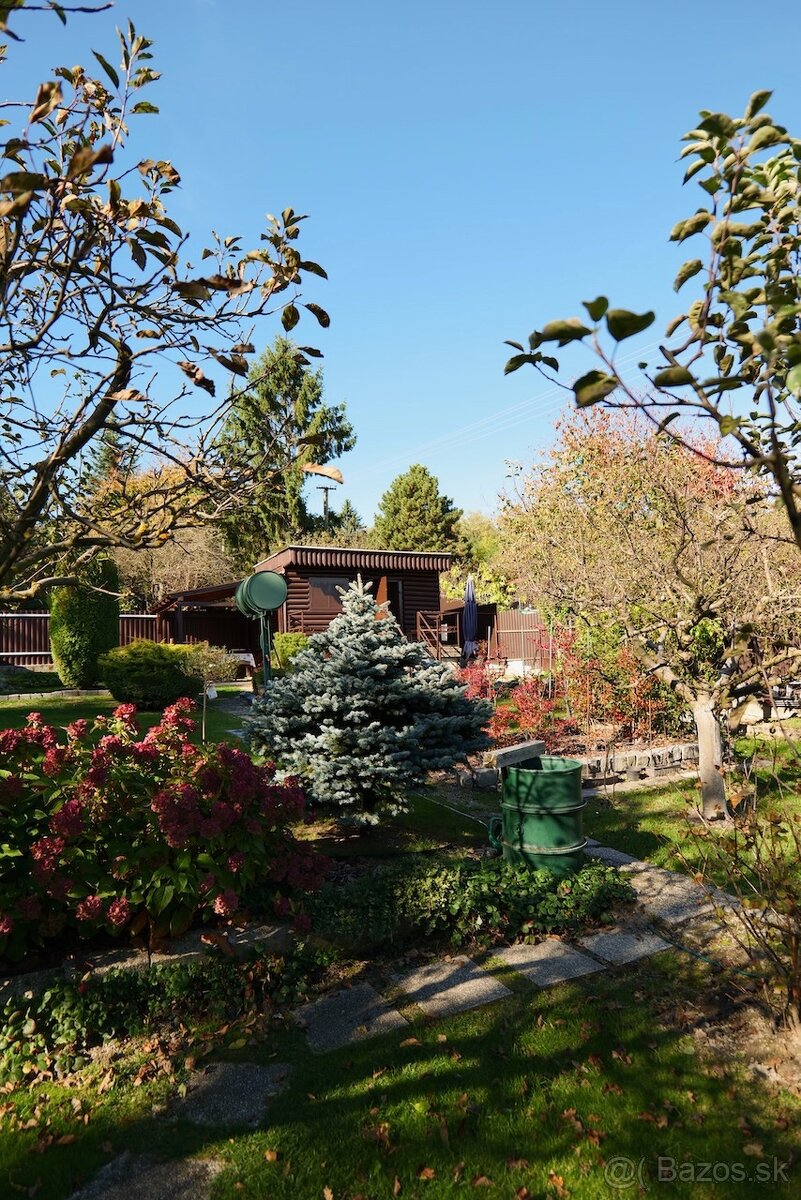 Stavebný pozemok 399 m² – tichá lokalita pri lese, Pekná ces