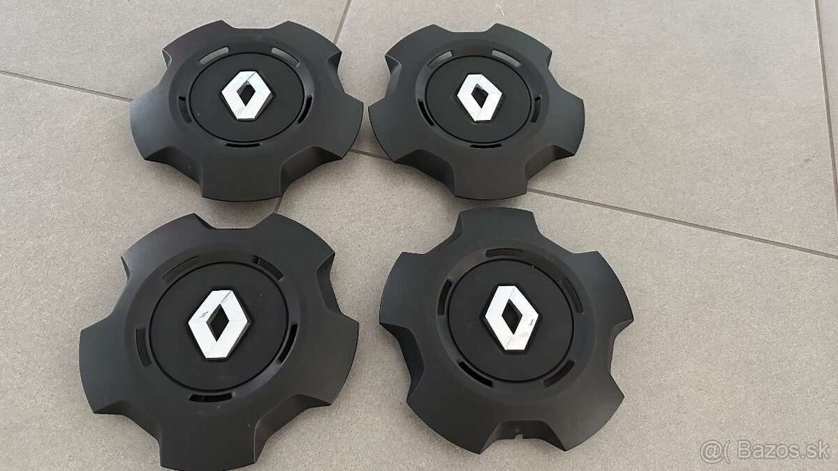 Renault Trafic stredové puklice