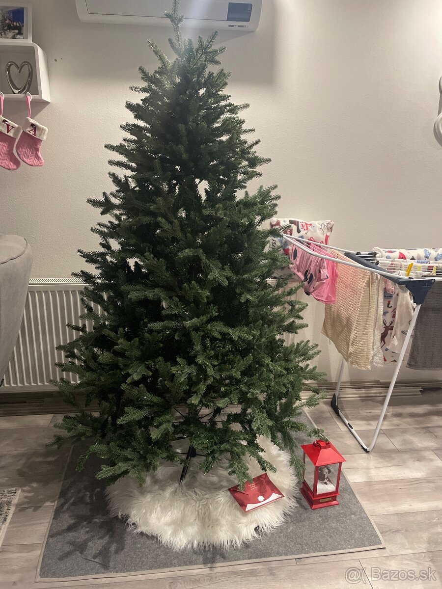 Predám stromcek 3d pol