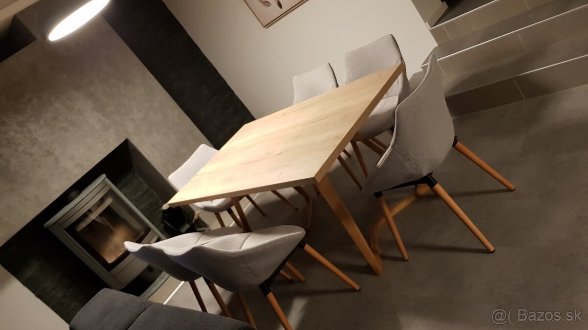 Stôl, stoličky a konferenčný stolík