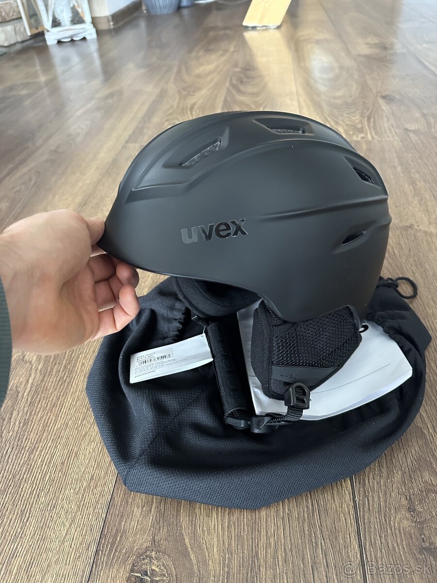 NOVÁ lyžiarska helma prilba UVEX