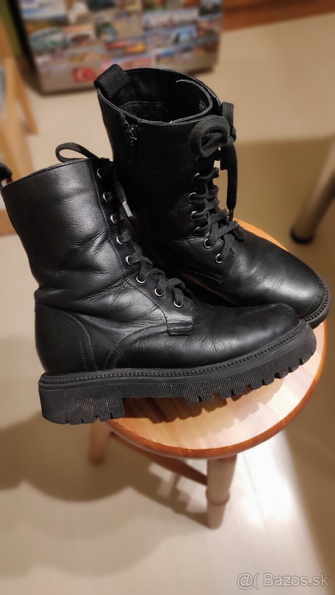 Vysoké kožené topánky