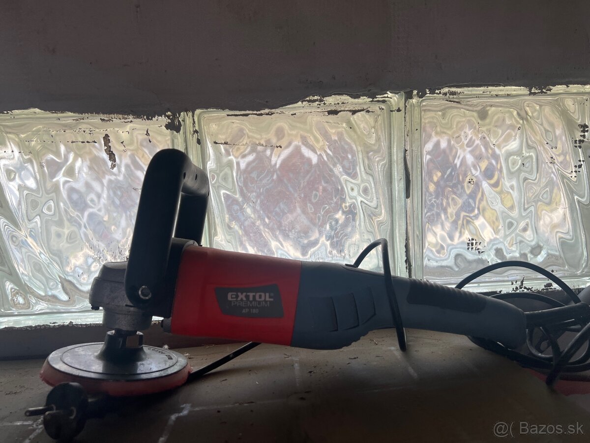 Predám uhlová lesticku extol premium ap180