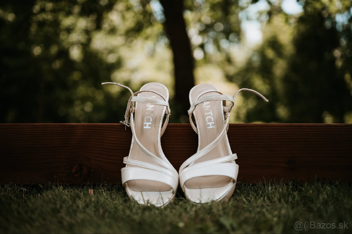 Svadobné sandálky