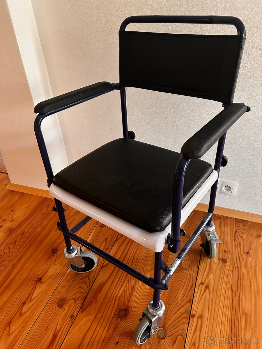 Toaletný vozík