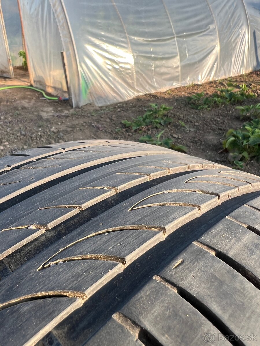 235/45 R18 98Y 2ks