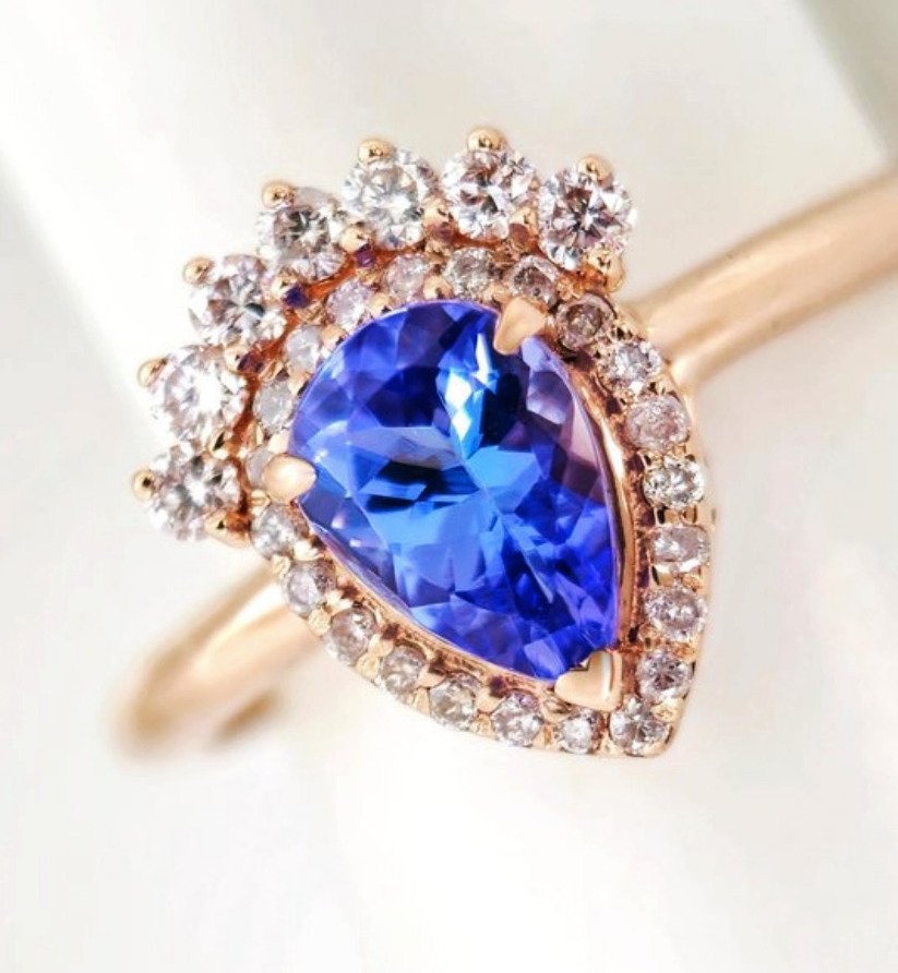 Moderný zásnubný prsteň zo 14ct zlata Tanzanit/diamanty