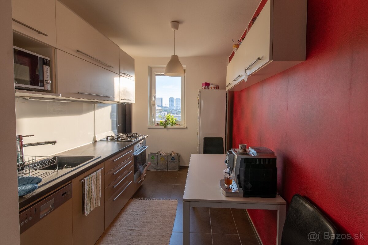Slnečný 2,5-izbový byt Ružová dolina, Ružinov – 68 m², výhľa