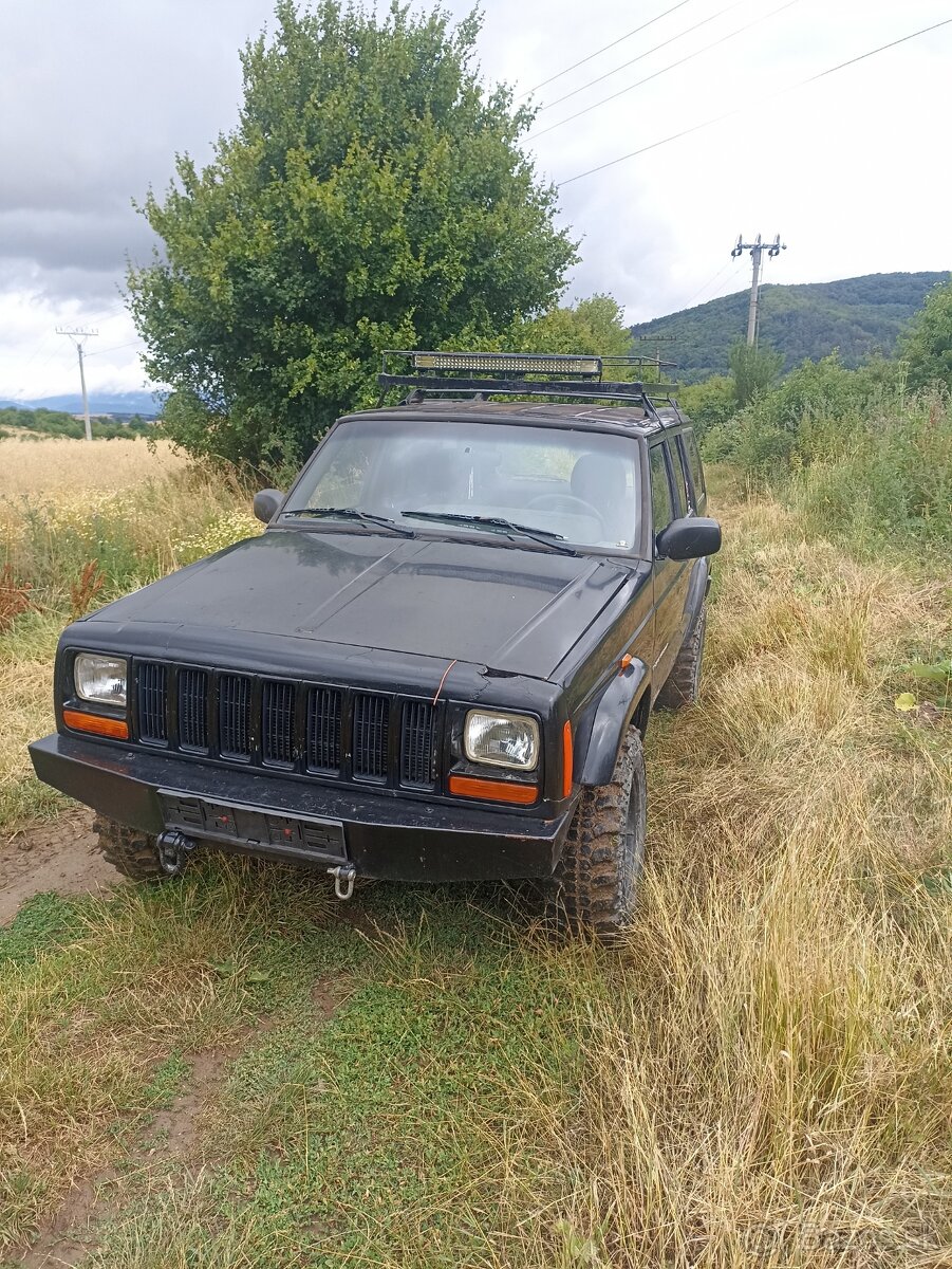 Predám Jeep Cherokee XJ 2.5TD bez TP,ŠPZ