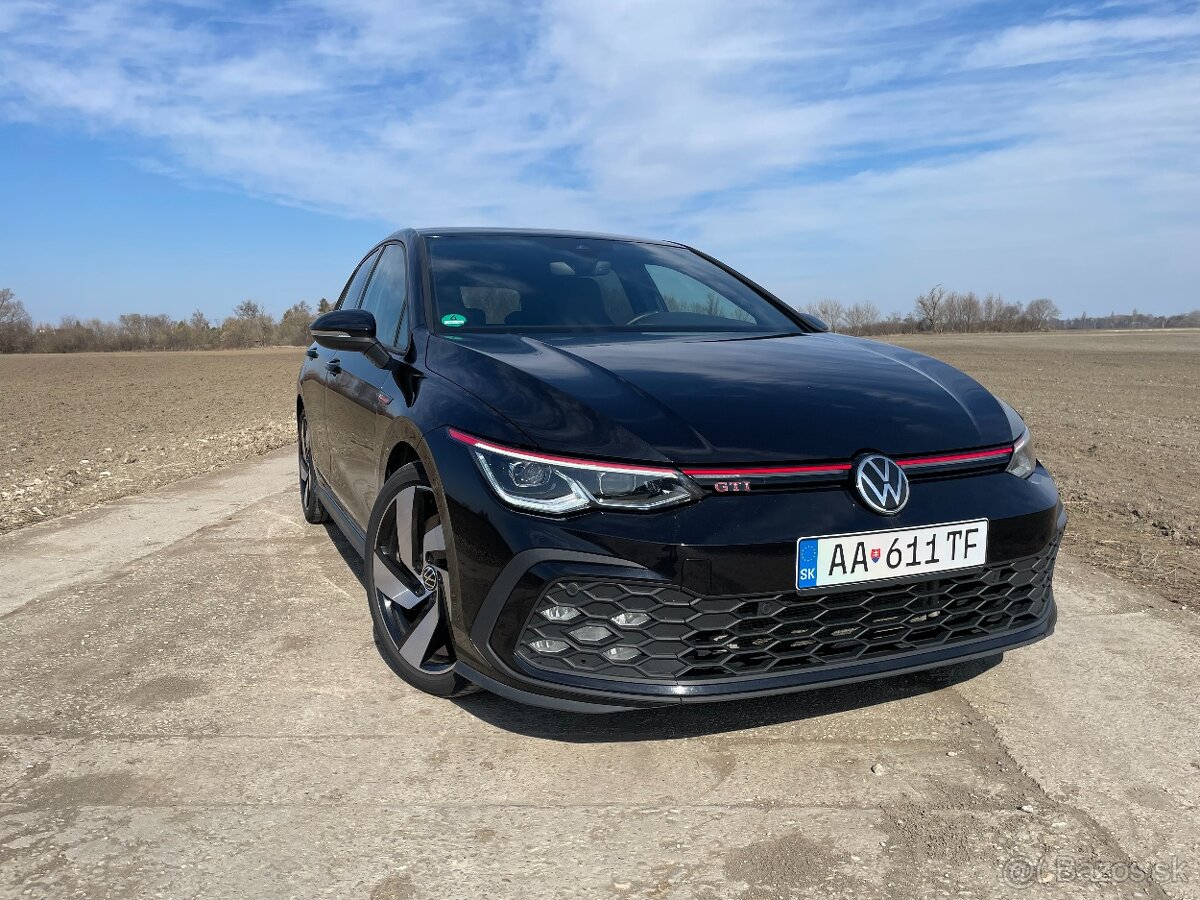 VW Golf VIII GTI 2.0 TSI