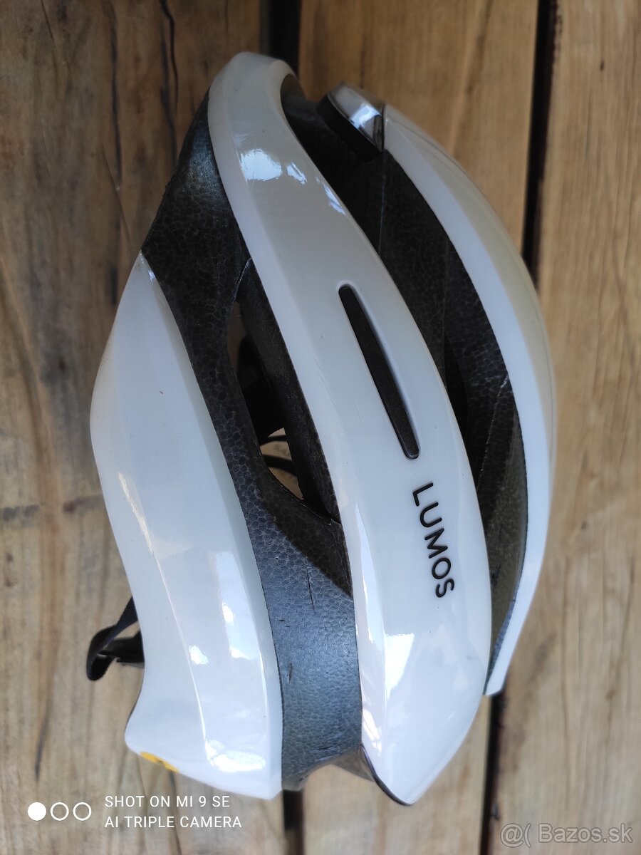 Lumos cyklistická prilba