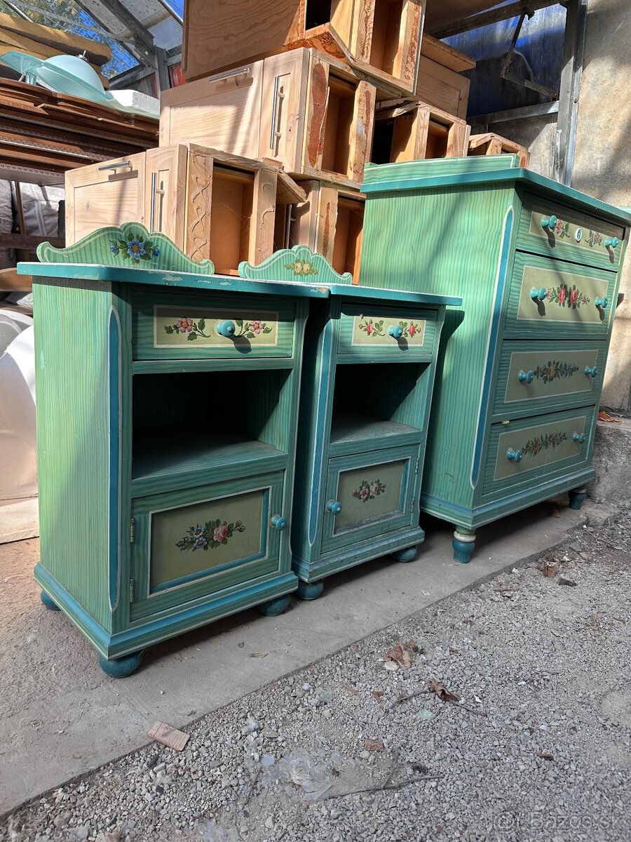 Komoda s nočnými stolikmi