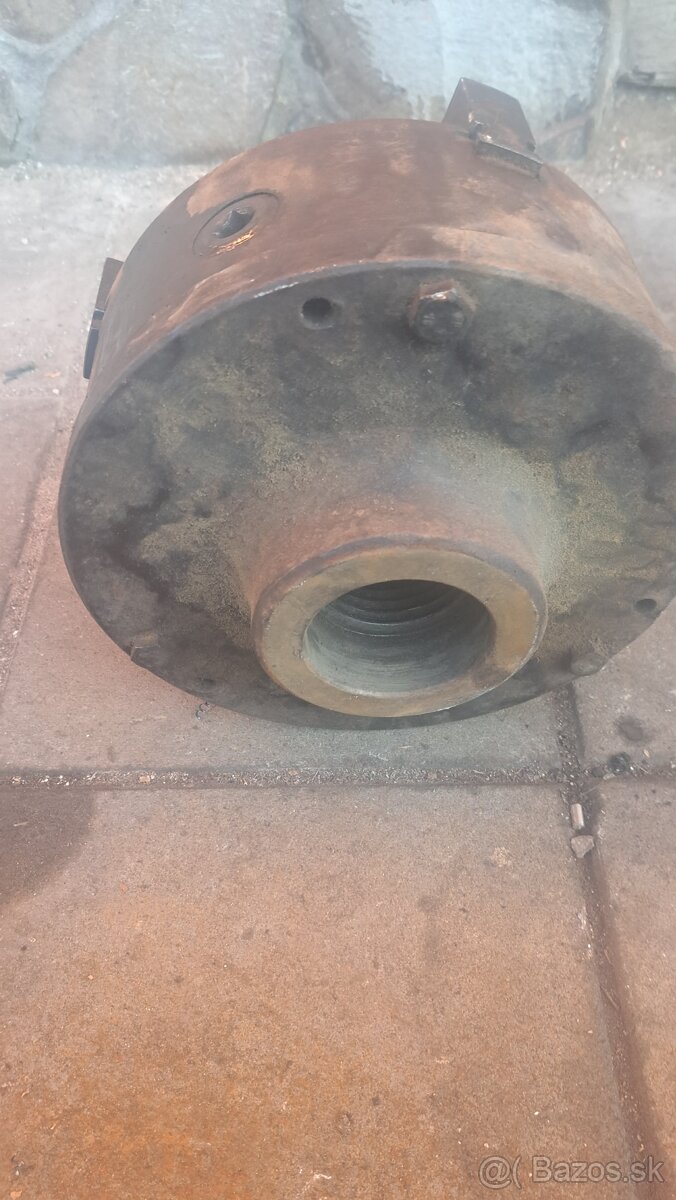 Upinacia hlava na sustruh 250 priemer