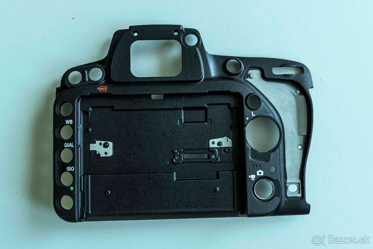 NIKON 750 zadný kryt