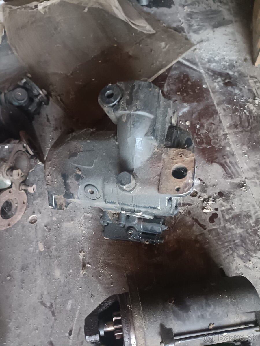 Merlo P32.6 teleskopicky nakladač