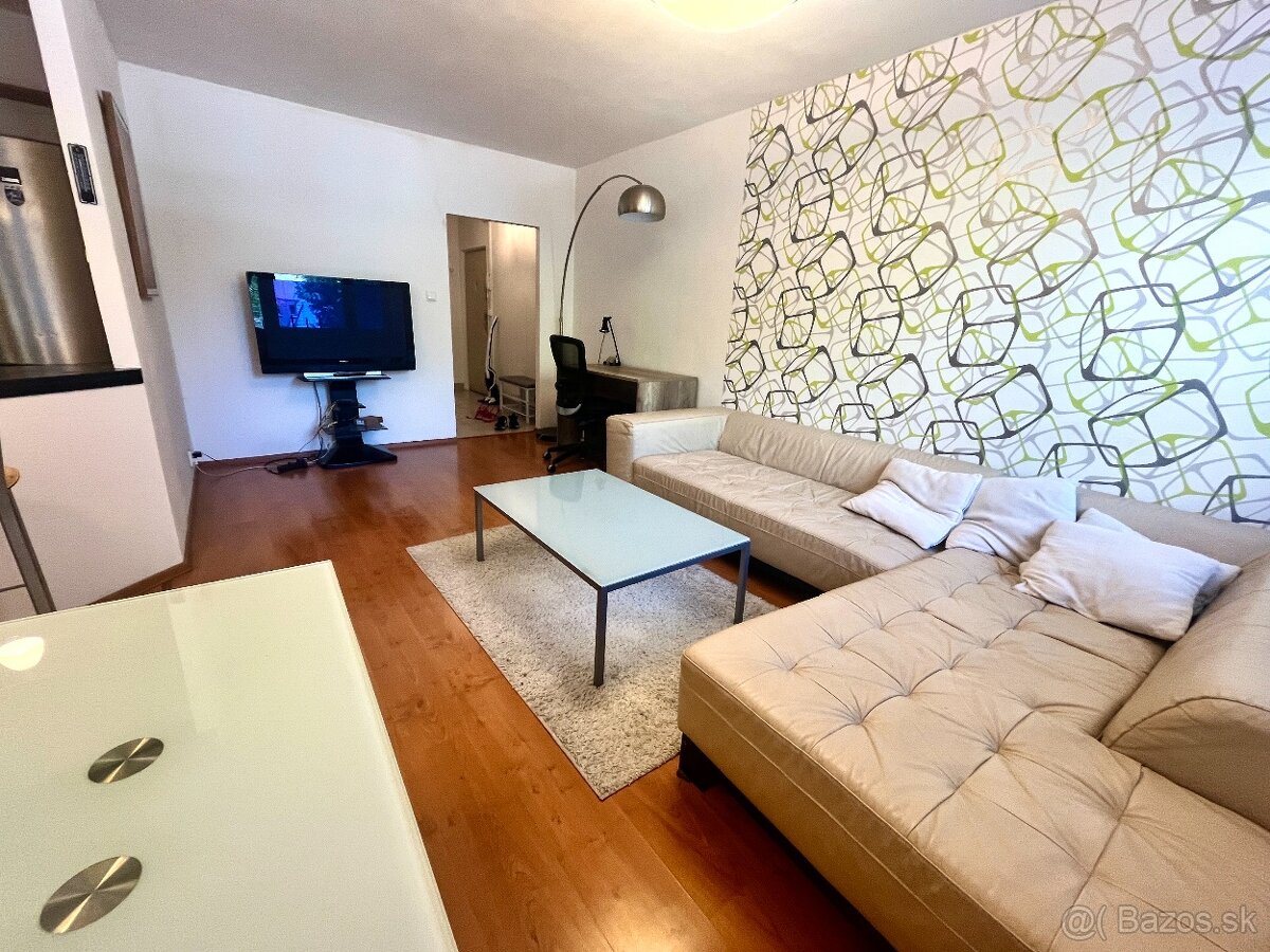 PRENÁJOM Pekný 3 - izbový byt - Košice Staré mesto