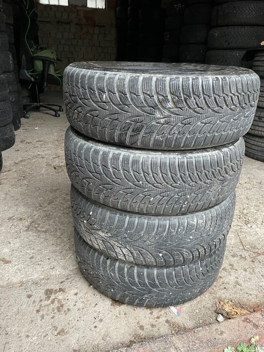 NOKIAN 185/60/R15 ZIMNÉ