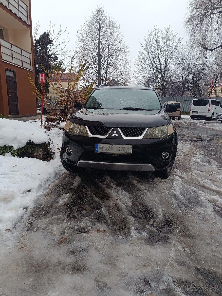 Mitsubishi Outlander 2,4 benzín plyn LPG