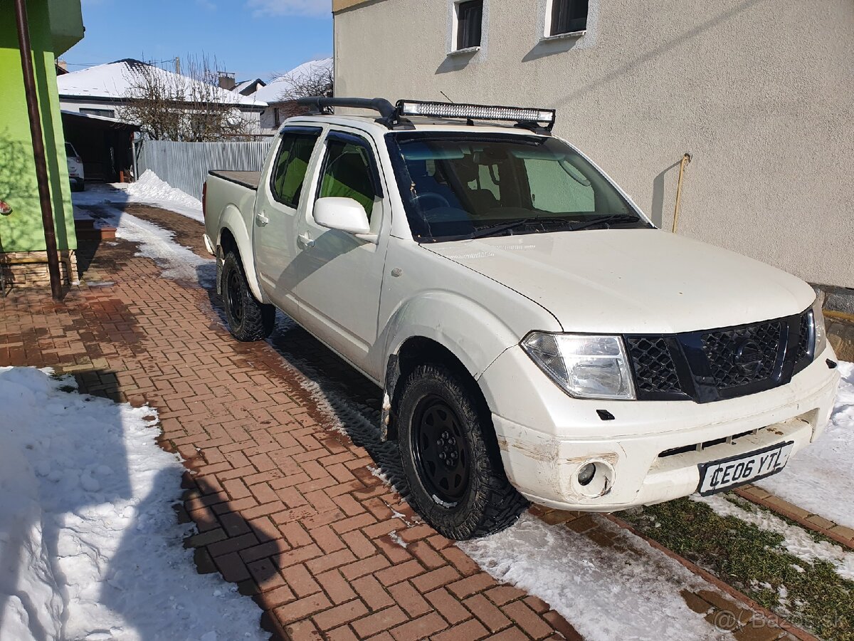 NISSAN NAVARA