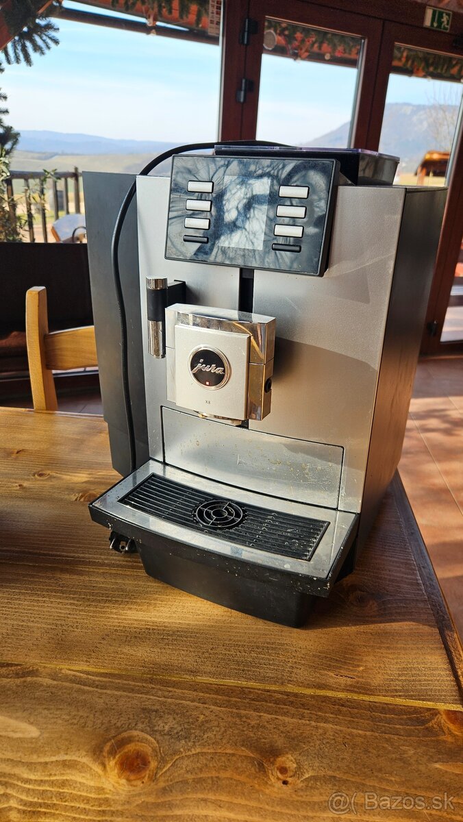 Kávovar Jura x8