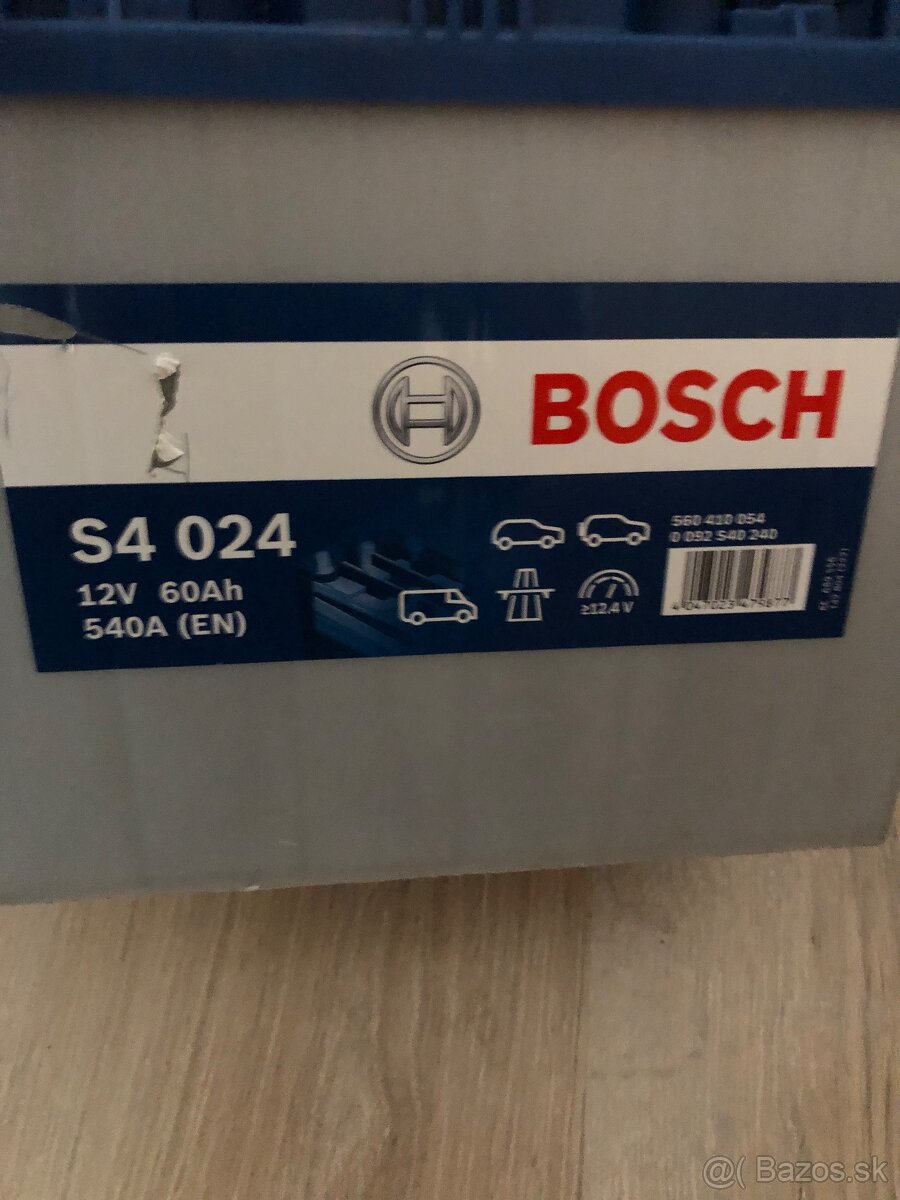Autobatéria Bosch 12V 60Ah S4 024