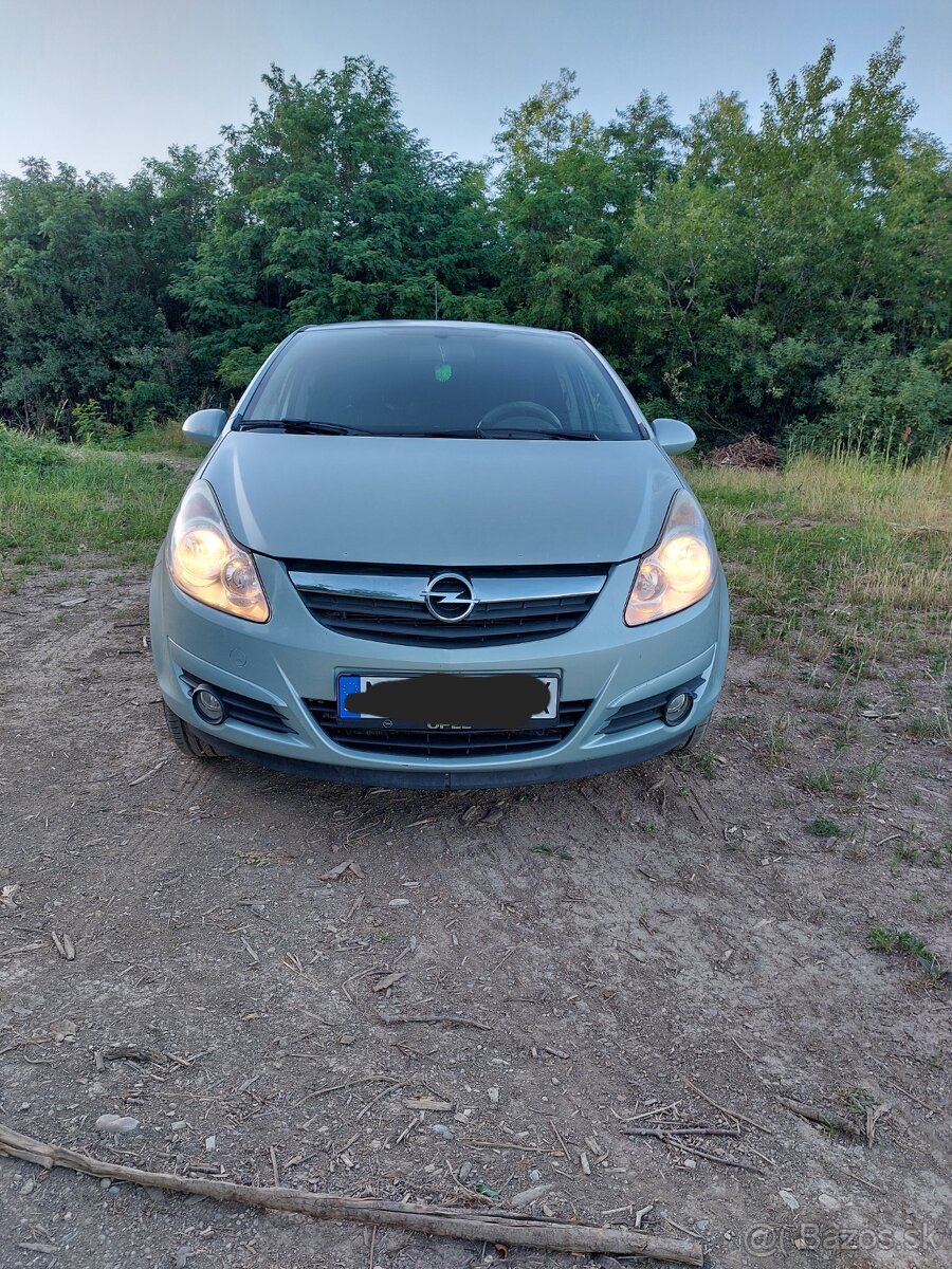 Corsa D 1.2 benzín 59 kW