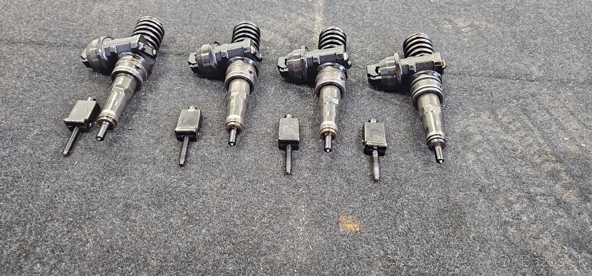 Predám vstrekovacie trysky 1.9 TDI 77kw BLS
