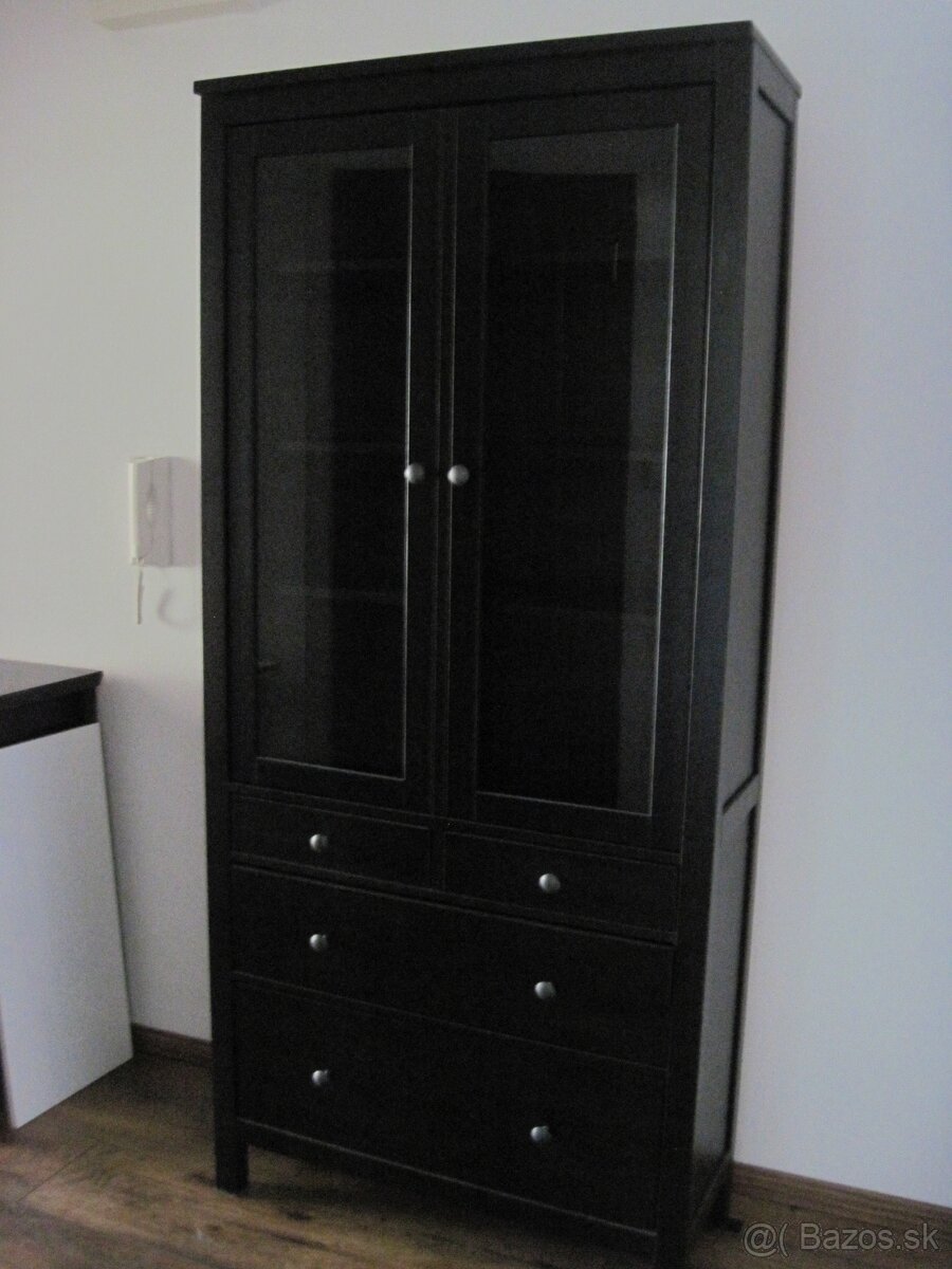 knižnica Hemnes IKEA