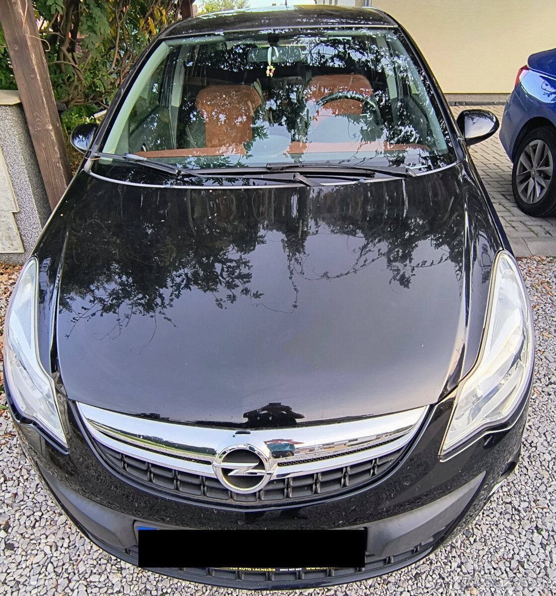 OPEL CORSA D 1.2 Benzín (63 kW), r. 2011