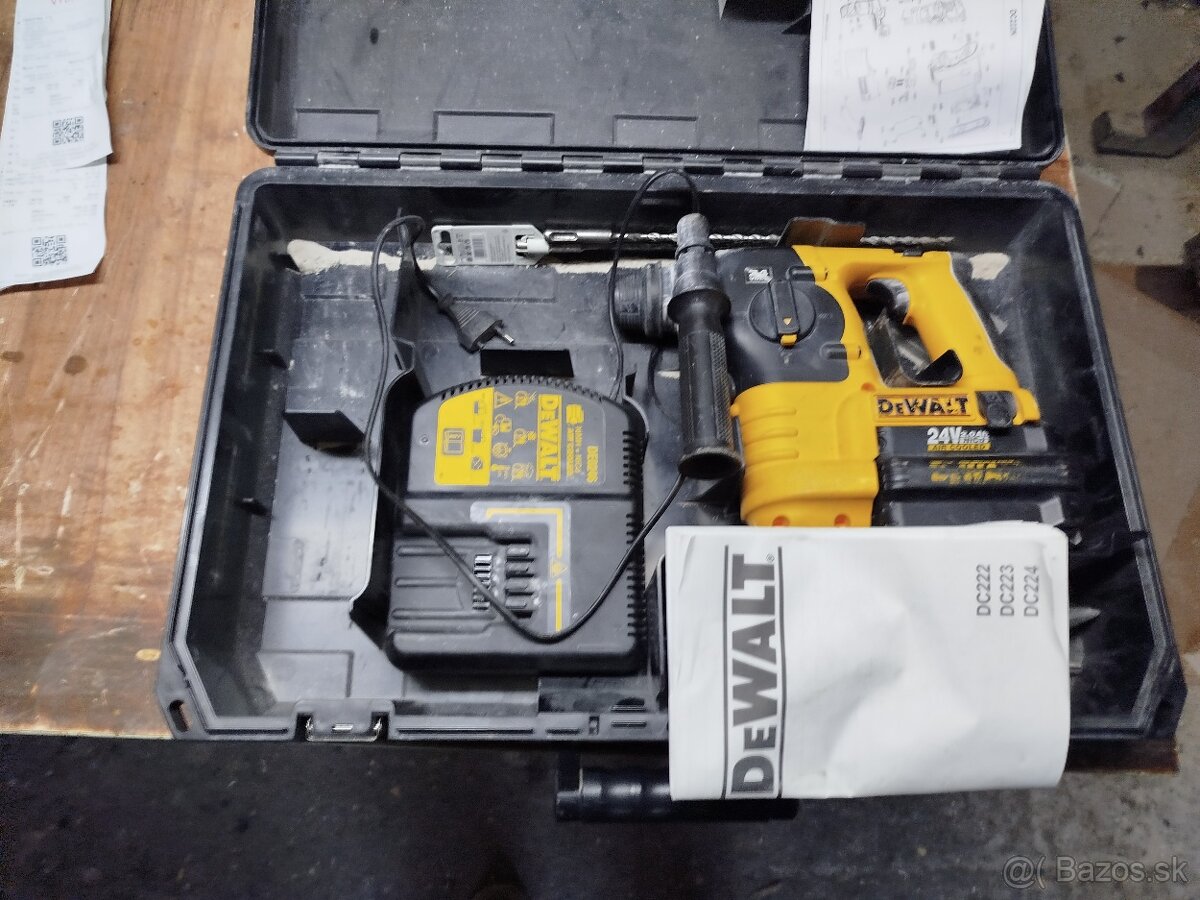 Dewalt DC 223