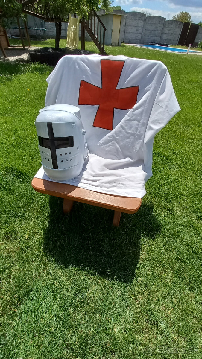 Helma, maska, prilba Templár