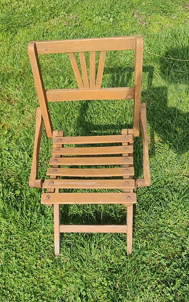 retro skladacia stolička pre deti