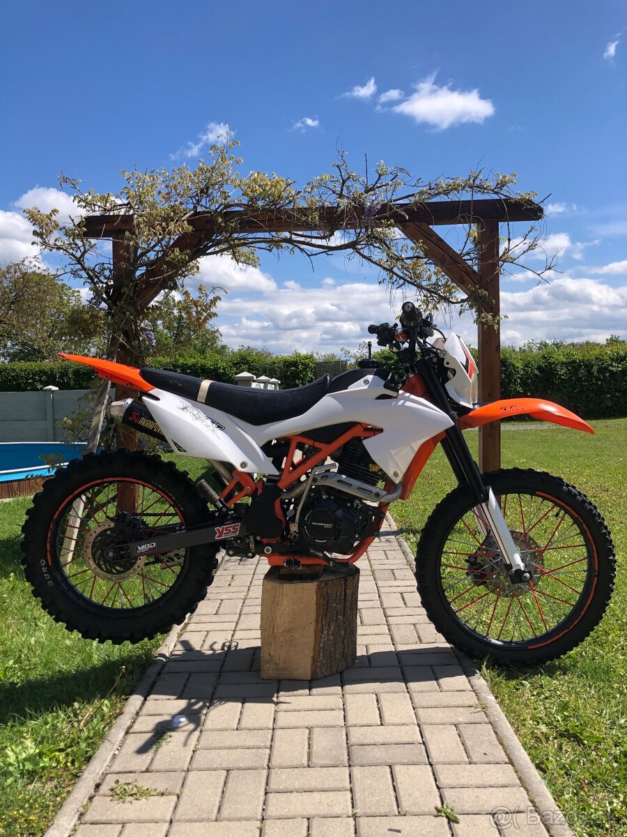 Mikilon Defender 250RR
