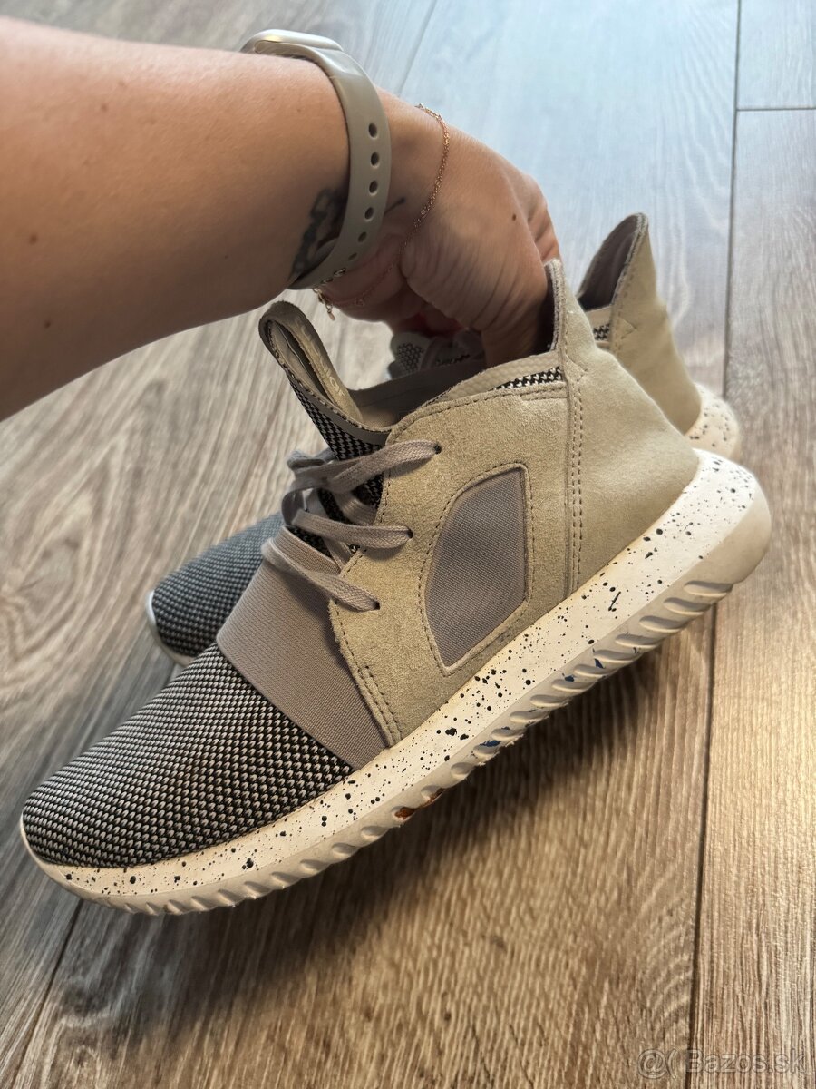 Adidas tenisky