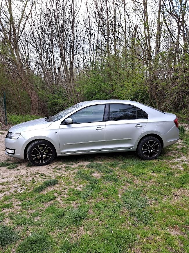 Rapid škoda 1.2 tsi 77 kw kup. SR