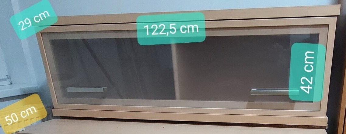 Závesná komoda so sklom