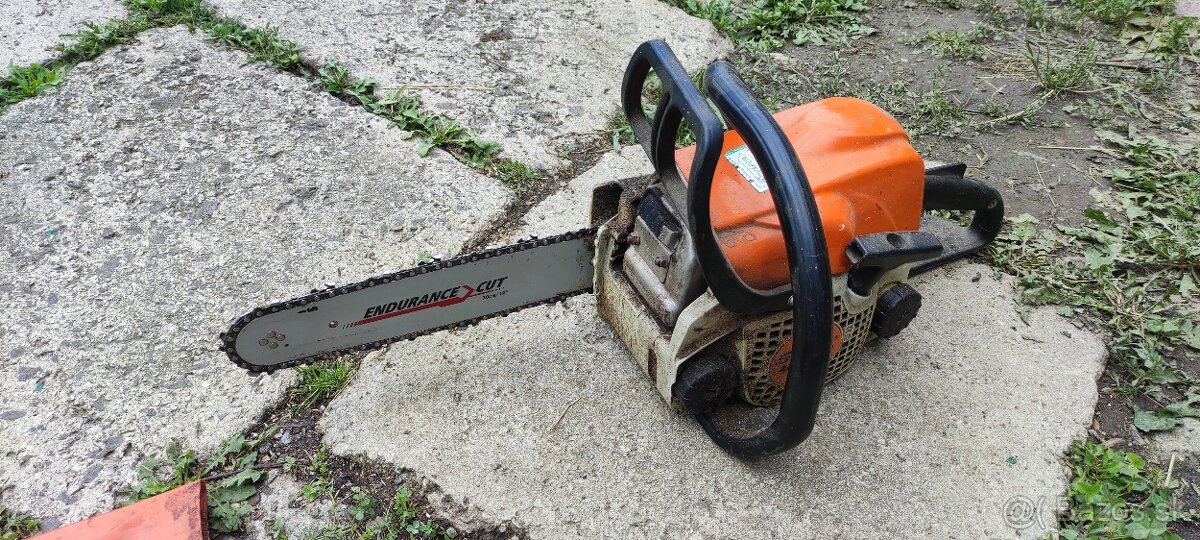 Motorova píla STIHL